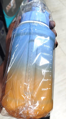 Garrafa Plástica para Bebidas Frias com Pega e Palhinha