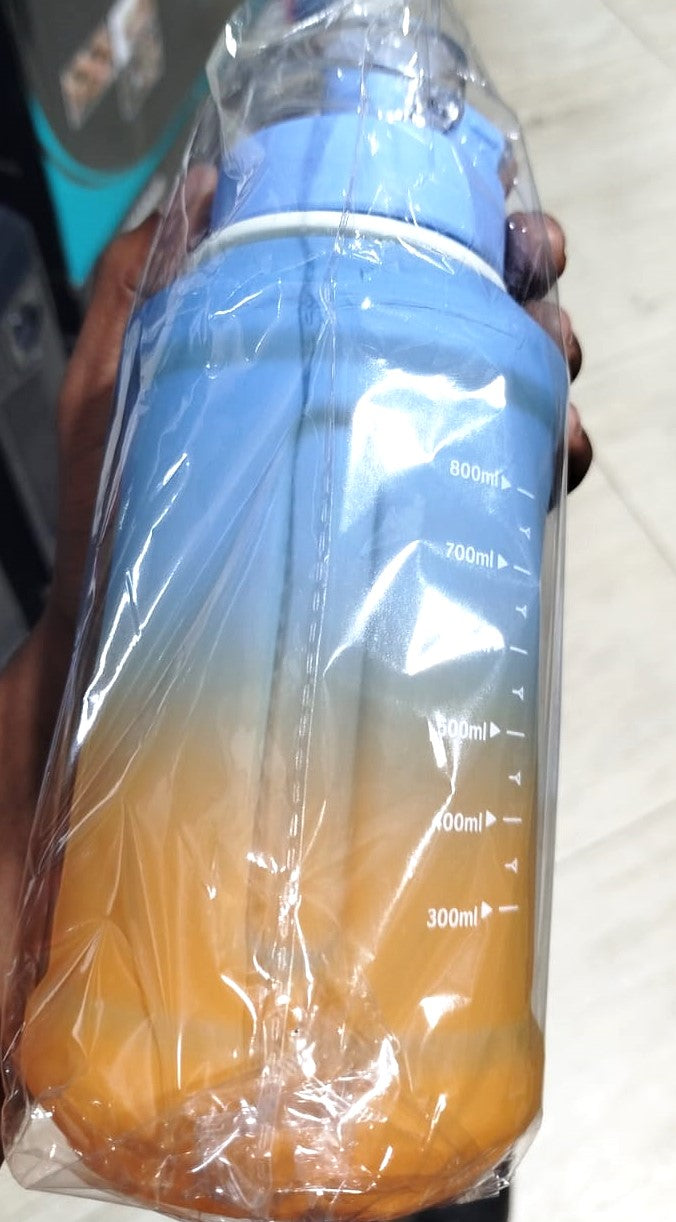 Garrafa Plástica para Bebidas Frias