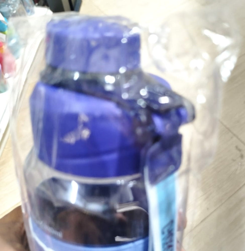 Garrafa Plástica para Bebidas Frias com Pega e Palhinha